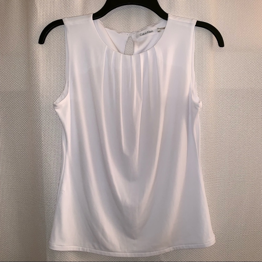 ✨ Calvin Klein Sleeveless Pleated Top (Size: 4P)